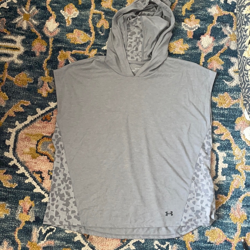 NWOT Under Armour lightweight workout hoodie.